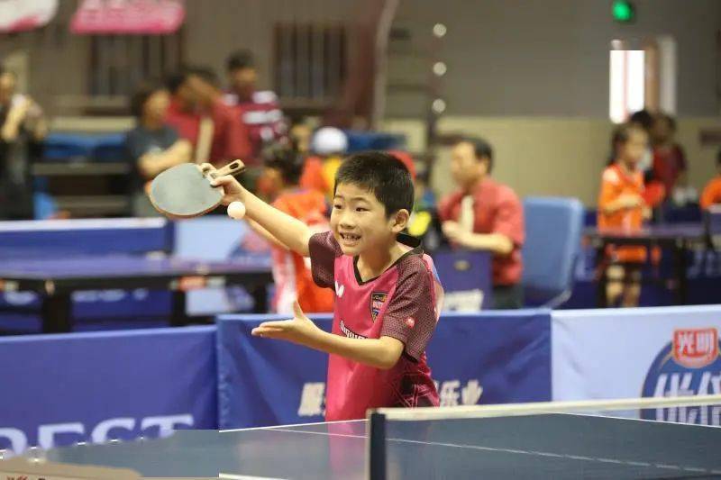 传与直塞撕 传与直塞撕