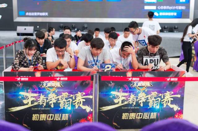 扑克要求严